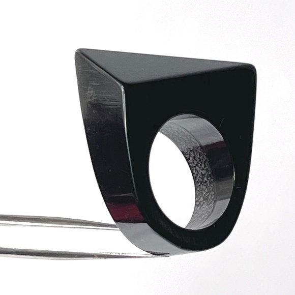 Vintage 6 Lucite Ring Black Trapezoid Statement Mid Century Modern Geometric - Picture 13 of 16